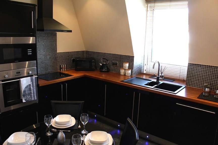 Prime 2 Bedroom City Centre Apt Aberdeen Ngoại thất bức ảnh